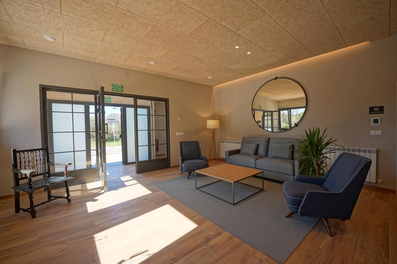 Larrion Hostal - Ostatua Exterior foto